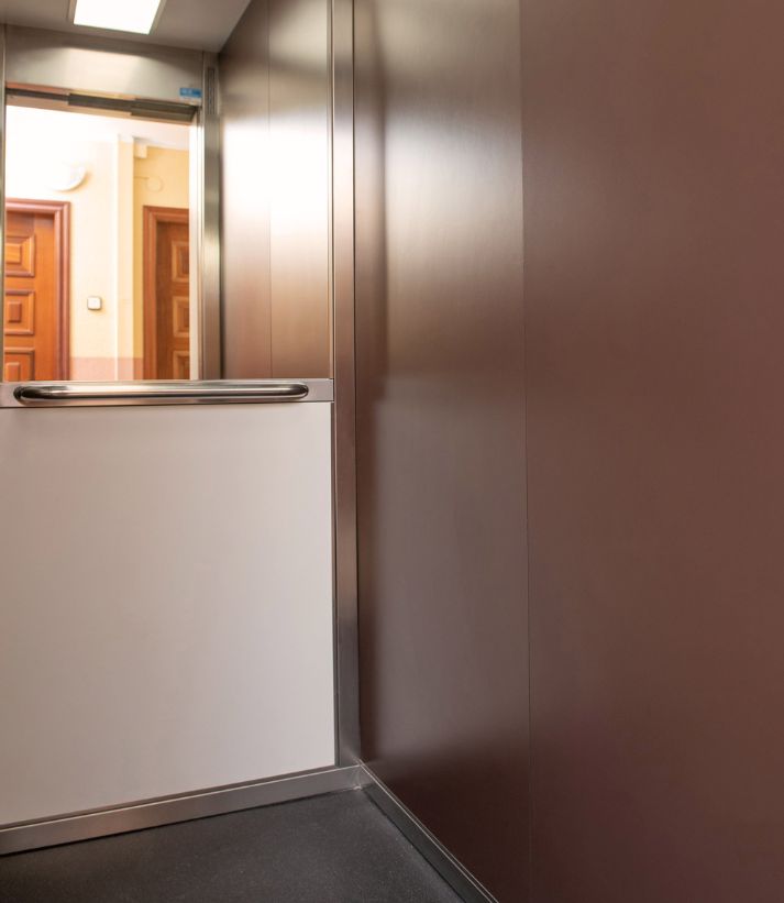 bajos pagan mantenimiento de ascensor